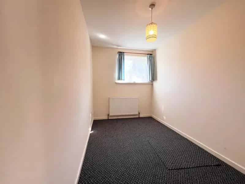 3 Bedroom Detached House Riverside Location Garage