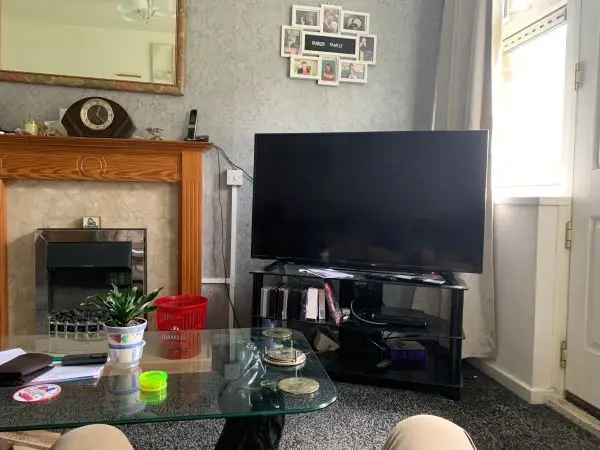 Bungalow For Rent in Bradford, England