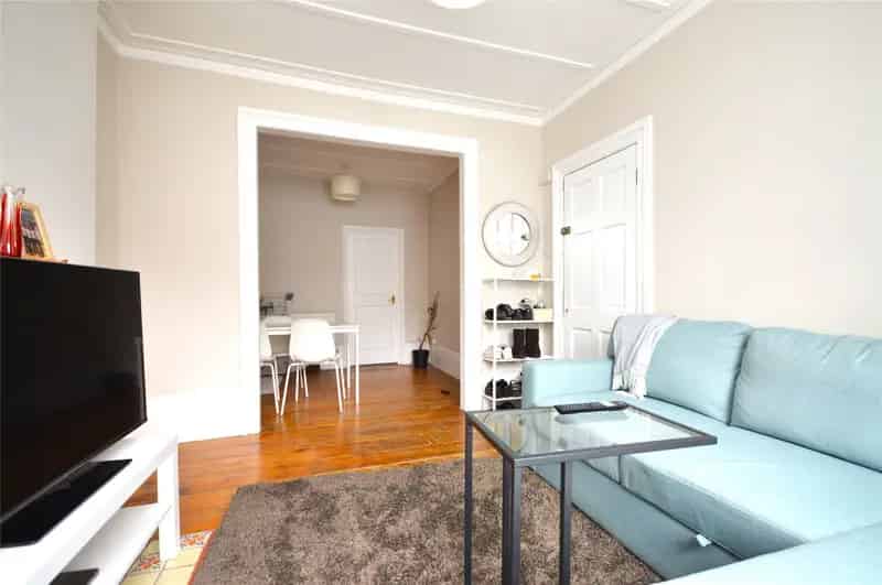 2 Bedroom 2 Bathroom Garden Flat To Rent Near Transport