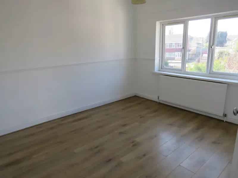 Three Bed Semi Detached House Near Amenities Parking