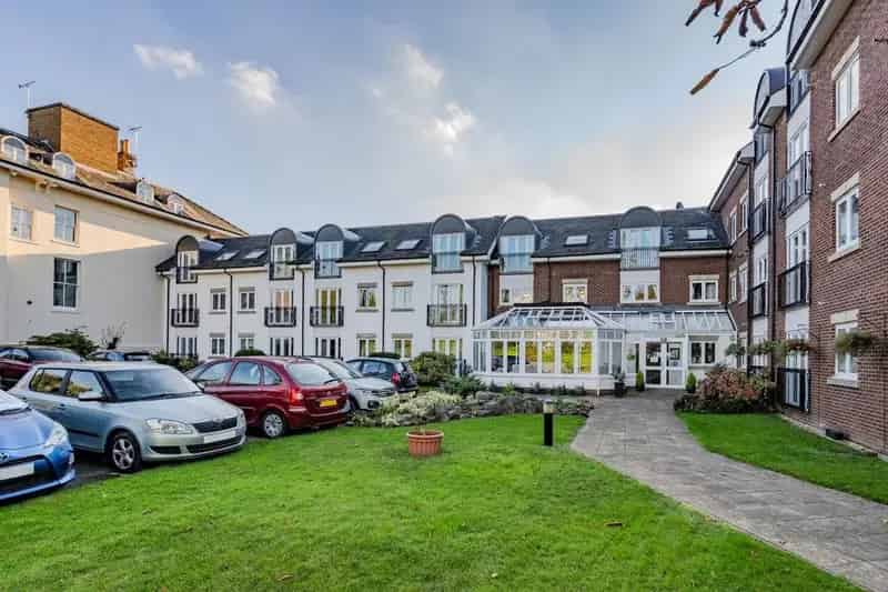2 Bedroom Retirement Property for Sale