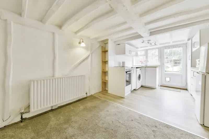 Listed Cottage Deceptively Spacious Accommodation First Time Buy