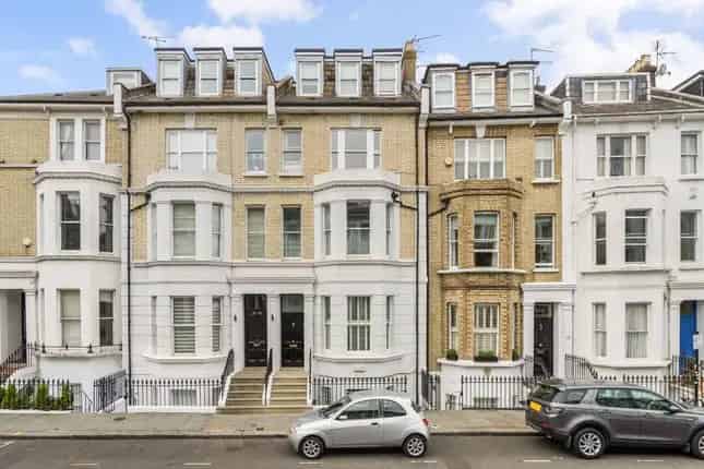 3-Bedroom Maisonette for Sale in Beaufort Street London SW3