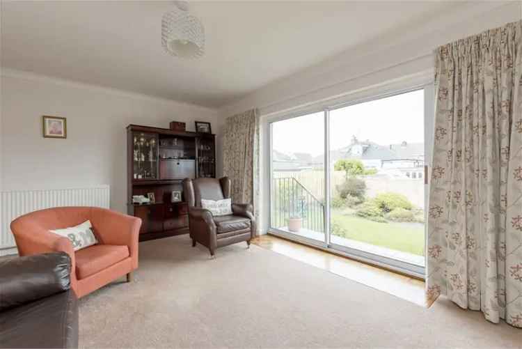 3 Bed End Terraced House with Garage and Garden