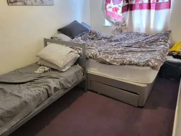 Large 2 Bed House Private Garden Car Park New Bathroom Quiet Area