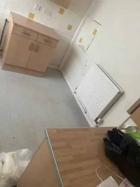 2 Bed House Whitworth Large Gardens Street Parking