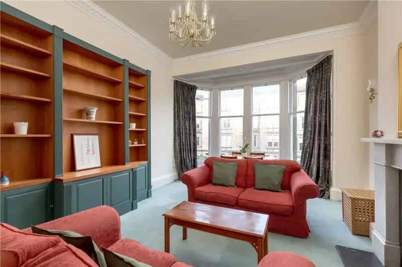 2 Bedroom Victorian Apartment for Sale in Edinburgh's Grange