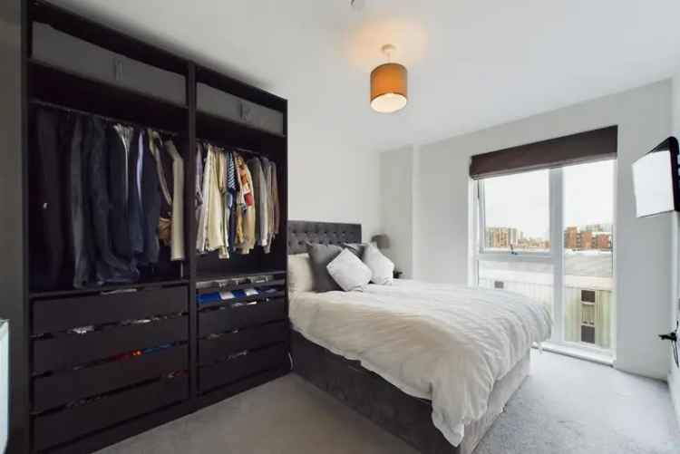 Greenwich Town Centre 2-Bedroom Apartment