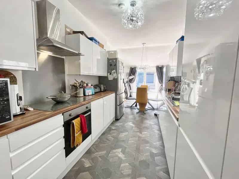 4 Bed End Terrace House For Sale - Newly Renovated