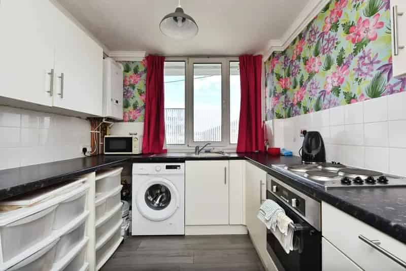 2 Bedroom Mid Terrace Flat for Sale Sheffield S8