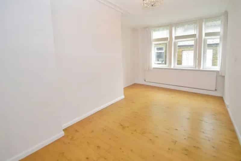 1 Bedroom Flat For Sale in Chellow Grange