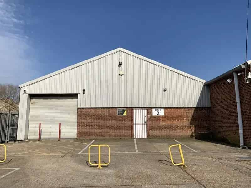 Warehouse Unit To Let - Traditional Construction with Modern Amenities
