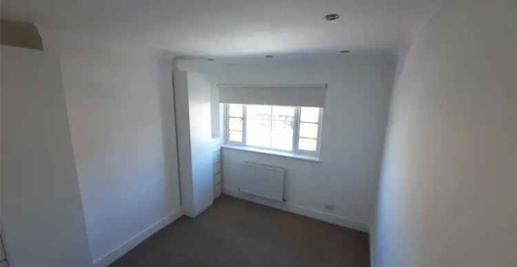 3 Bedroom Split Level Flat - Cash Buyers Only