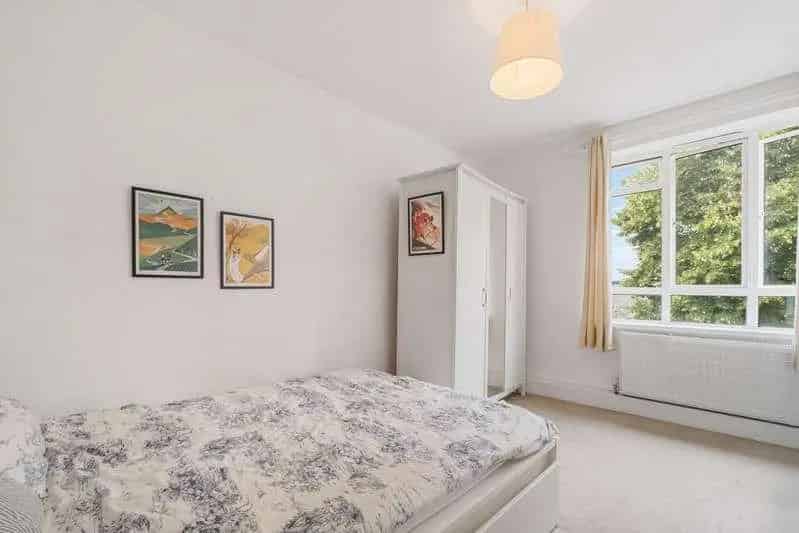 3 Bed Flat for Sale in Highbury