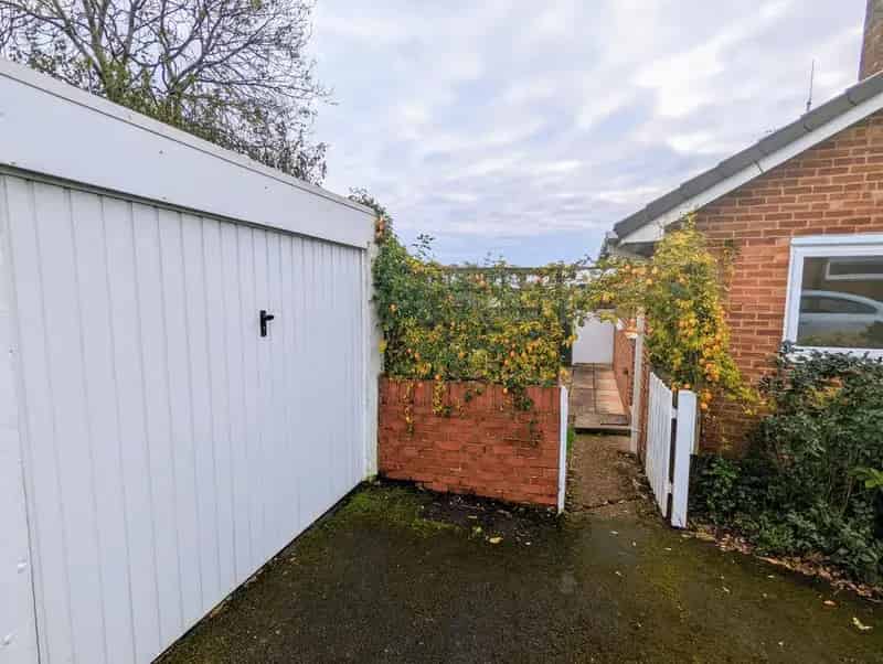 2 Bedroom Bungalow For Sale