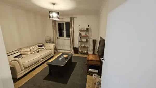 Spacious 1-Bed Maisonette Near Chelmsford Town and Stations