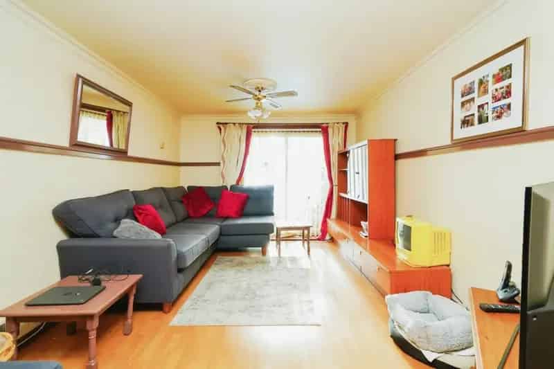 Three Bedroom Family Home For Sale No Onward Chain