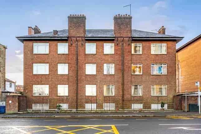 3 Double Bedroom Flat for Sale in Glasgow G21