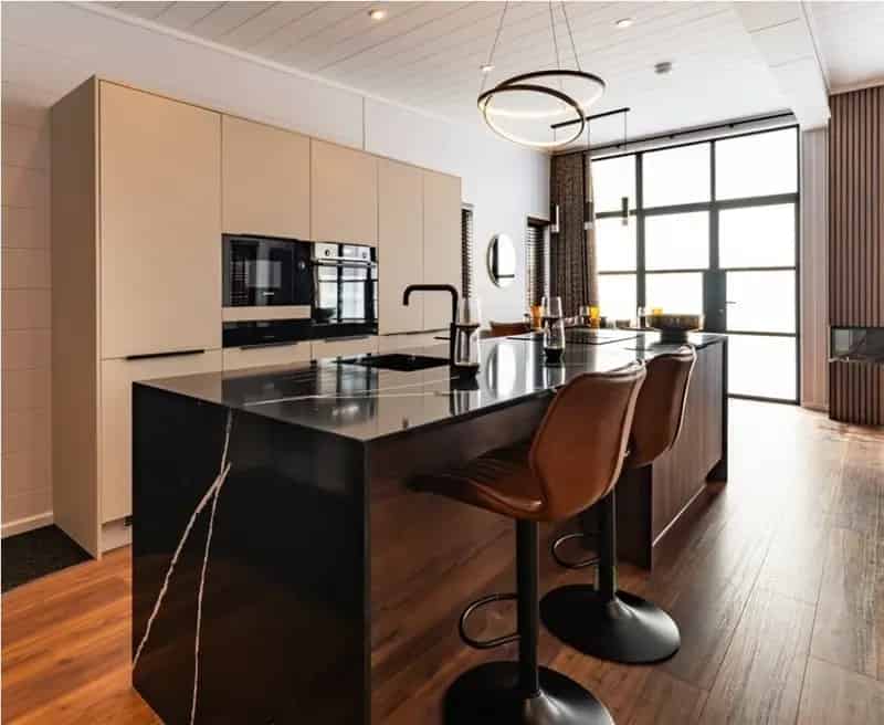 Tempest Luxury Lodge - Modern Design & Sophisticated Style