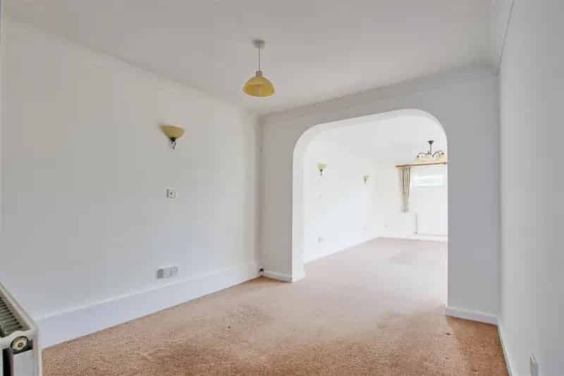 4 Bedroom End of Terrace House to Rent