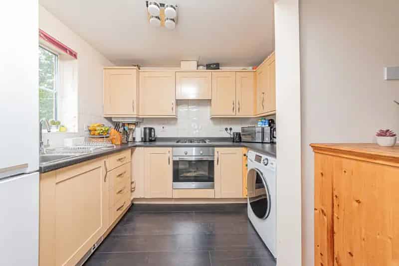 2 Bedroom Flat for Sale in Camberley