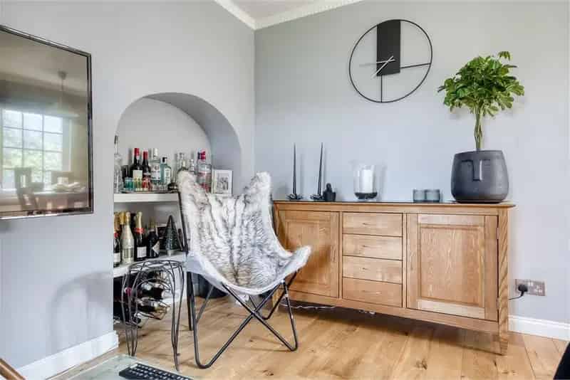 1 Bed Flat Colinton Shared Garden Garage Parking