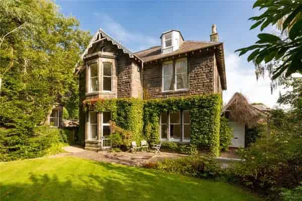 Charming Stone House with 4000 Sqft and Large Garden