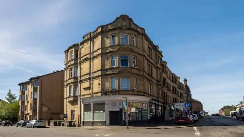 Paisley Office Space For Let - Large Office with Separate Rooms