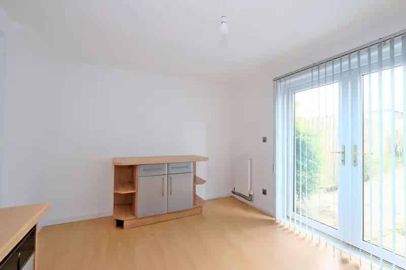 2 Bed End Terrace House Peterhead Modern Kitchen Private Garden Parking