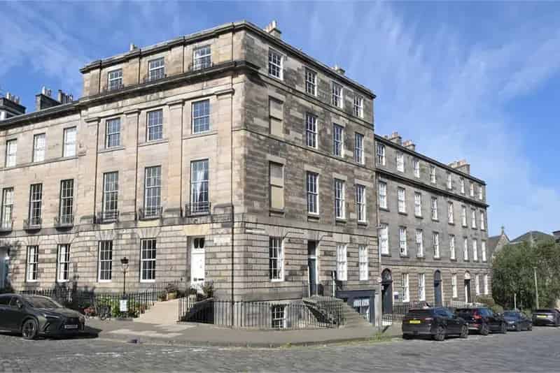 3 Bed Flat - Double Upper with 1 Reception Room