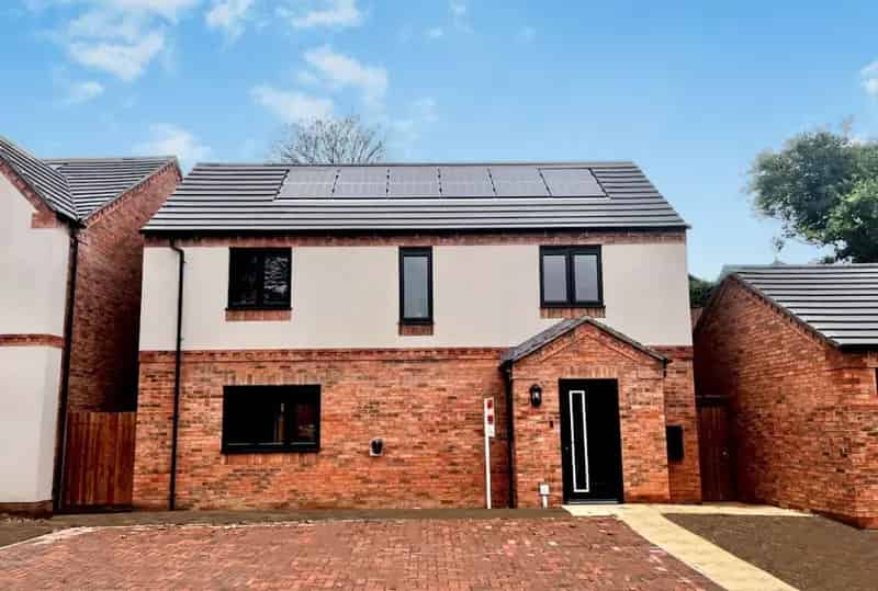 River View 4-Bedroom Detached Home