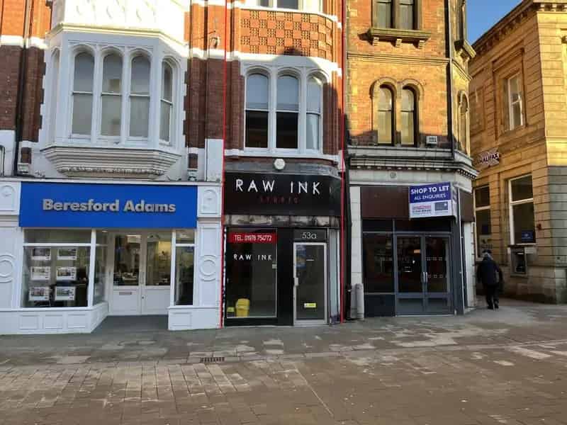 Retail Unit to Let 933 sq ft Four Floors Leasehold
