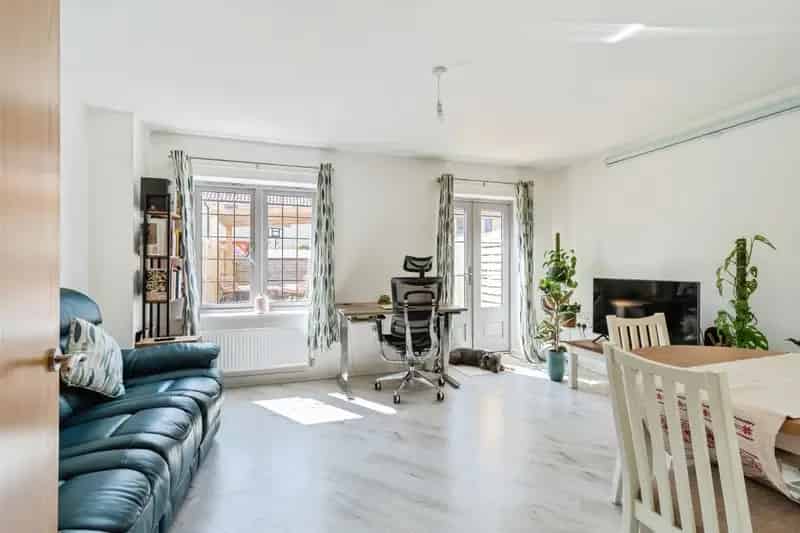 3 Bed End Terrace House Odd Down Modern Kitchen Family Home Driveway Parking