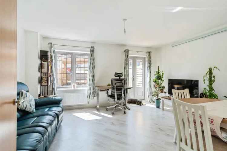 3 Bed End Terrace House Odd Down Modern Kitchen Family Home Driveway Parking