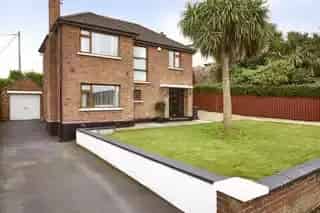 4 Bedroom Detached House with Garden Office and Garage