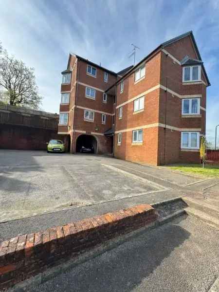 Flat For Rent in Newport, Wales