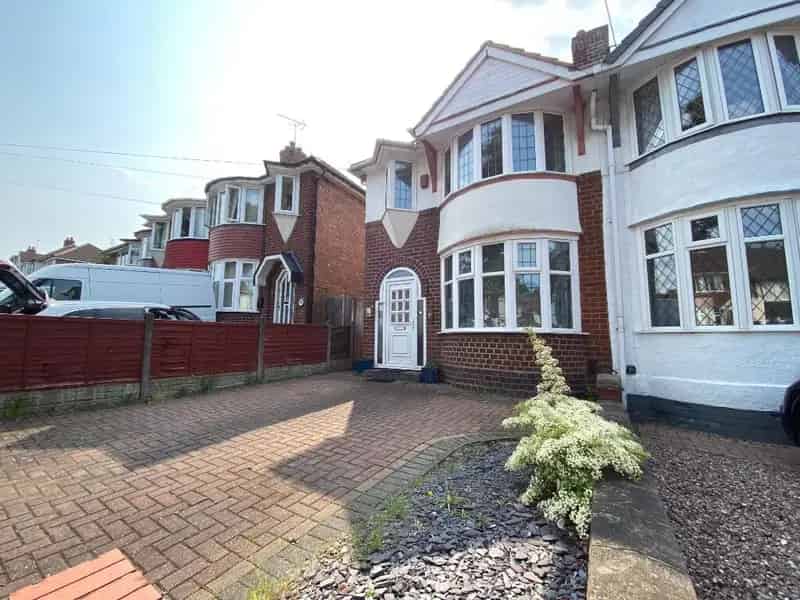 3 Bedroom Semi Detached House in Peaceful Residential Estate