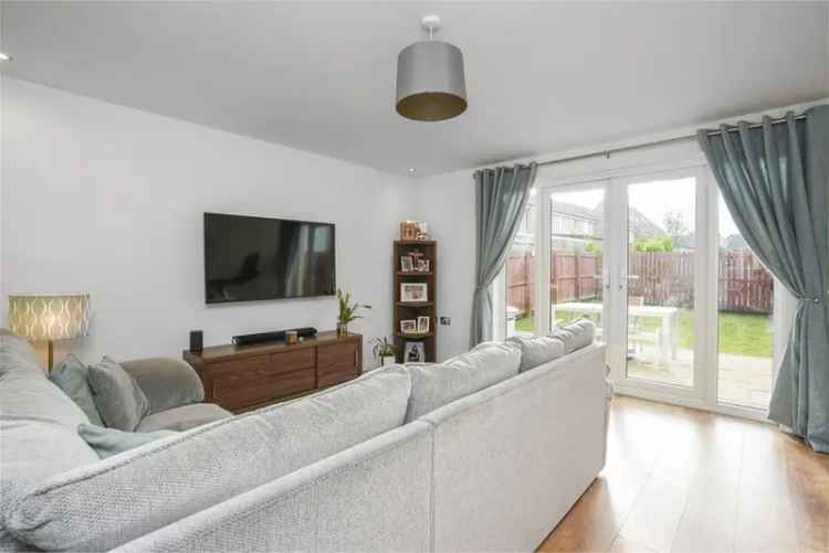 3 Bed House - Semi Detached with 1 Reception Room