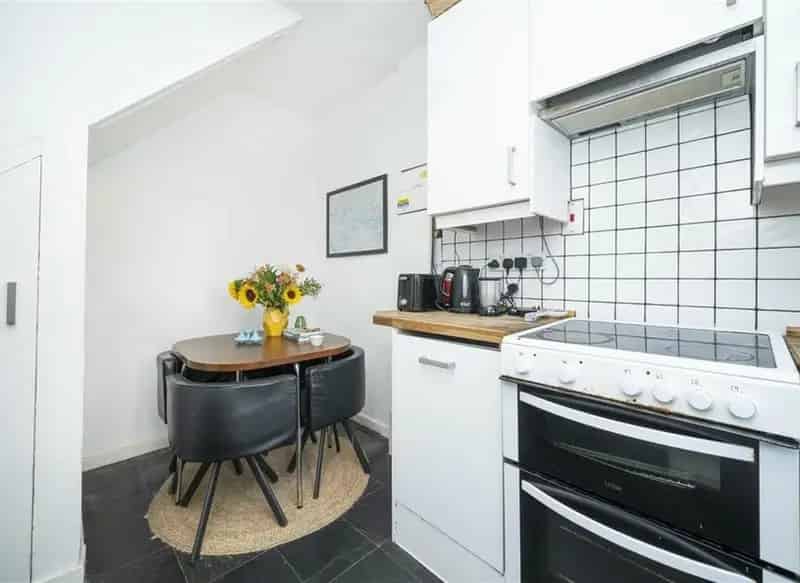 Two Bedroom Maisonette with Garden