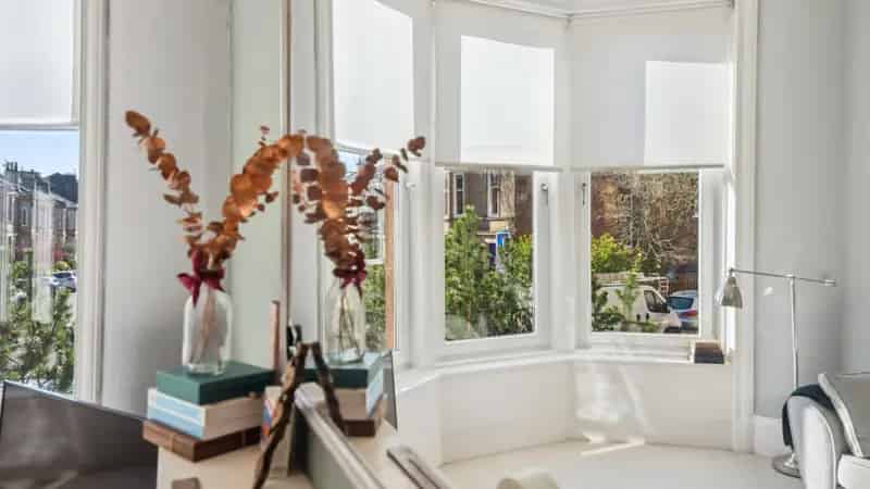 2-Bedroom Shawlands Apartment Near Pollokshaws East Station