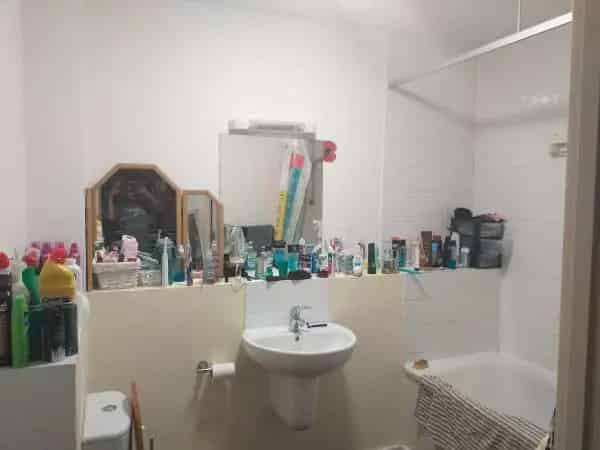 2 Bed Ground Floor Flat Wheelchair Access Modern Kitchen Secure Entry