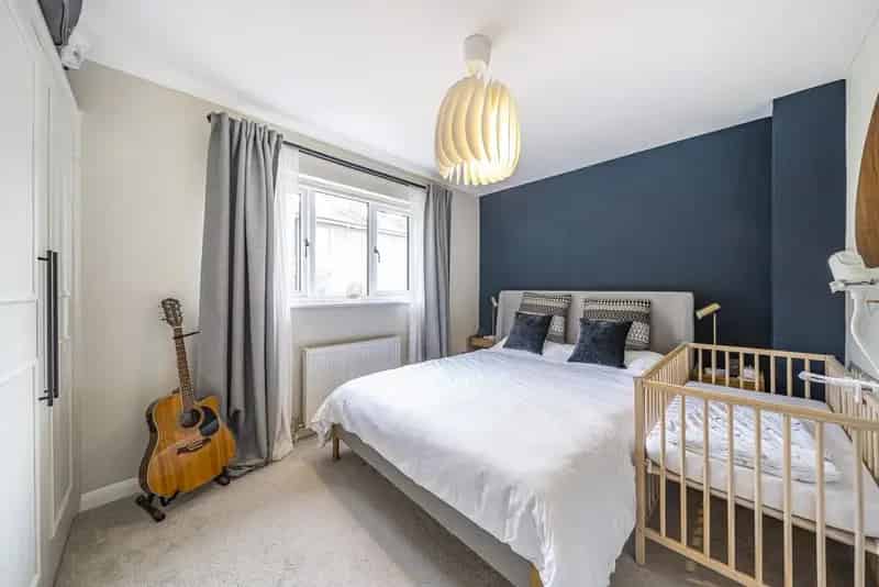 Two-Bedroom Cottage Shaftesbury Estate Battersea Large Garden