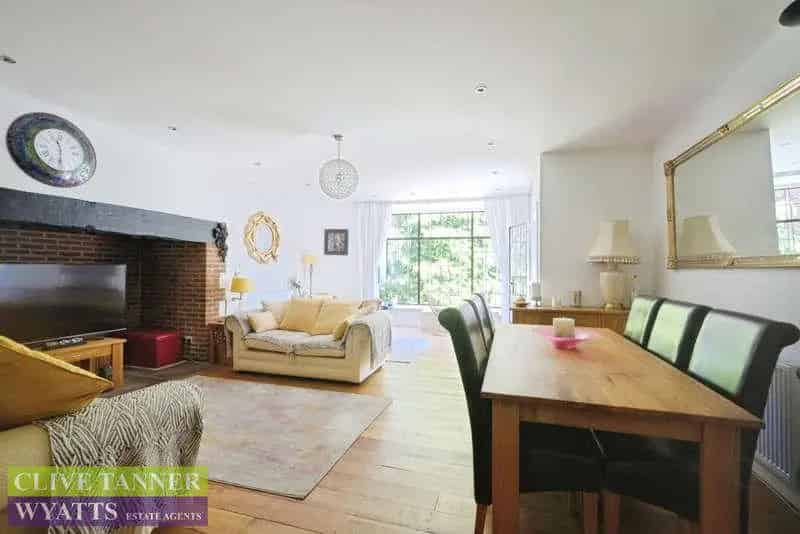 1 Bed Flat for Sale Large Duplex Apartment Private Garden Garage Parking