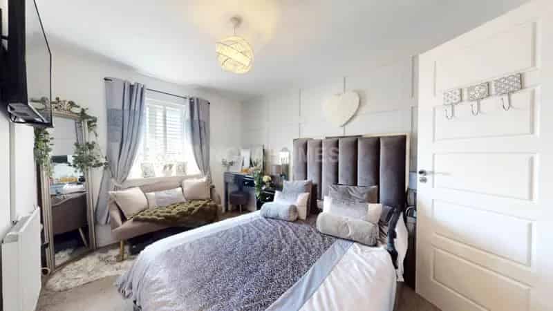 3 Bedroom Semi Detached House to Rent Redwood Heights