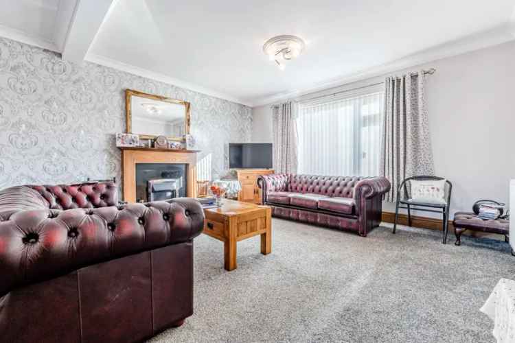 Bungalow For Sale in Leeds, England