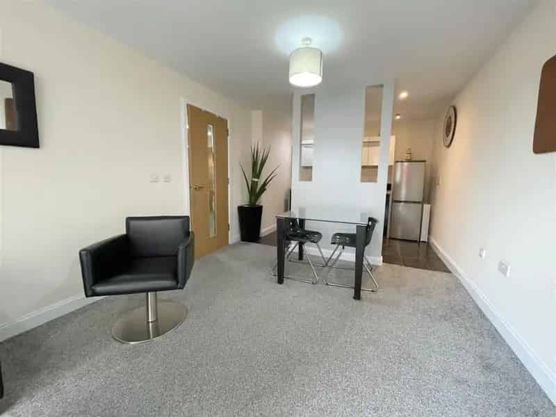 Spacious 1 Bedroom Apartment Near Birmingham New Street Station