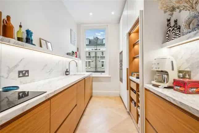 3-Bed Flat for Sale in Elm Park Gardens Chelsea SW10