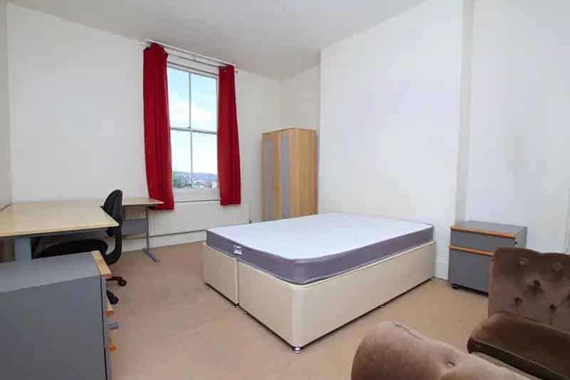 4 Bedroom Maisonette House to Rent in Brighton