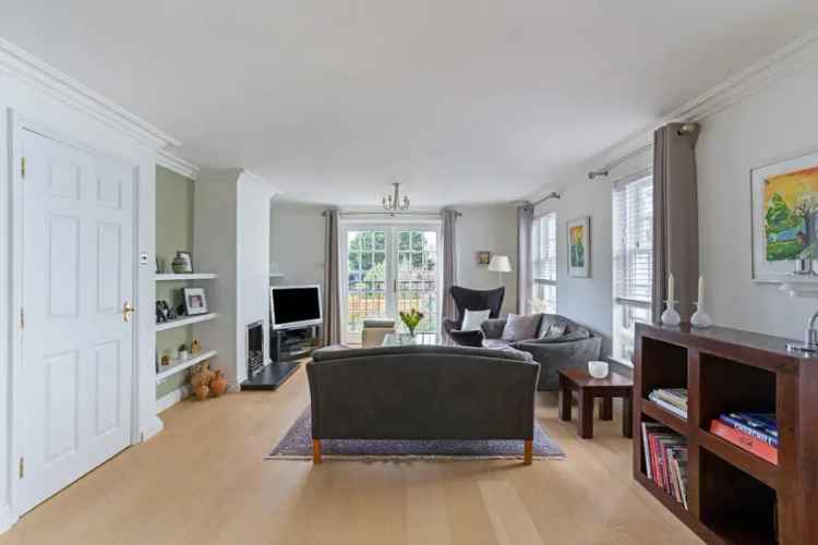 4 Bedroom Detached House for Sale in Clifton