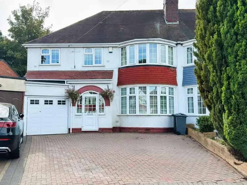 5 Bedroom Semi-Detached House for Sale